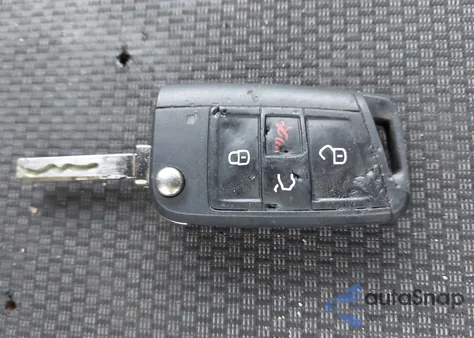 2019 Volkswagen Jetta 1.4T R-Line/1.4T S/1.4T Se z USA, uszkodzony, nr VIN 3VWCB7BUXKM218993